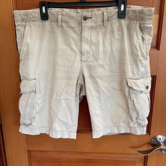 PRICED TO SELL - See Description for details -- MEN'S Bogner Cargo Shorts - Picture 1 of 12